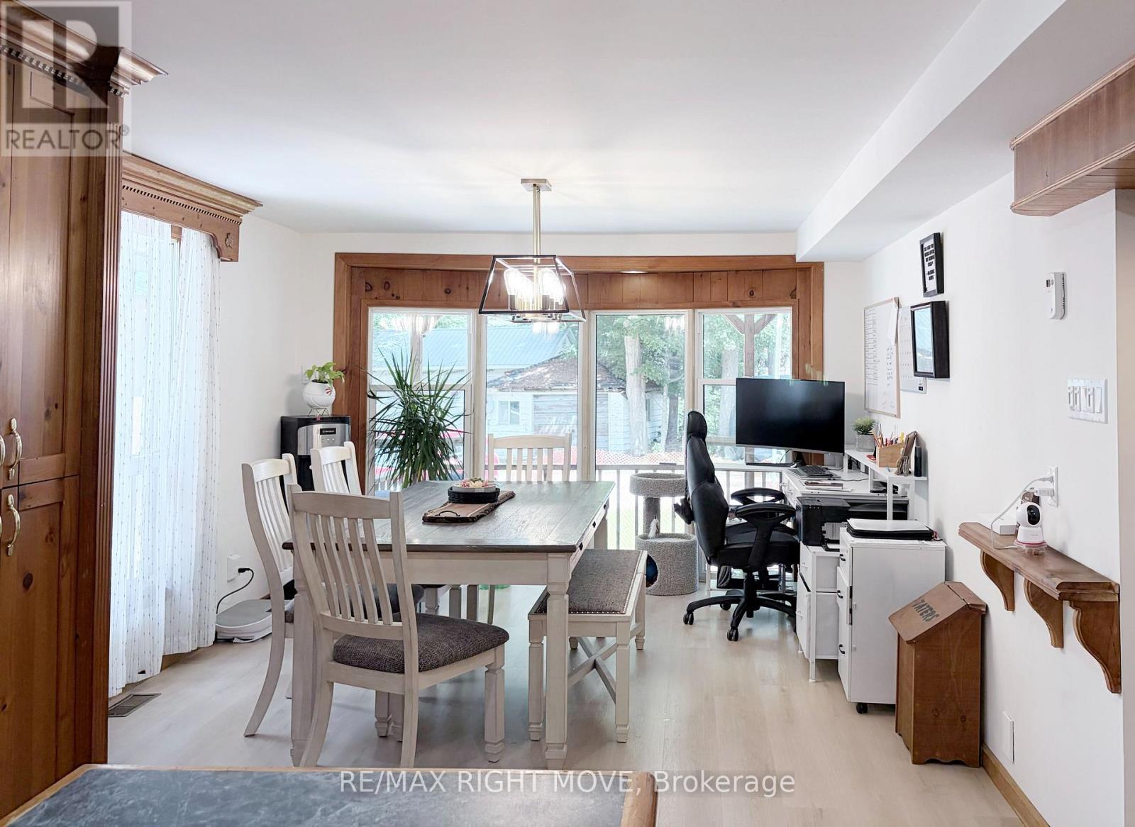 1062 4 Seasons Road, Gravenhurst, Ontario  P0E 1N0 - Photo 13 - X13709086