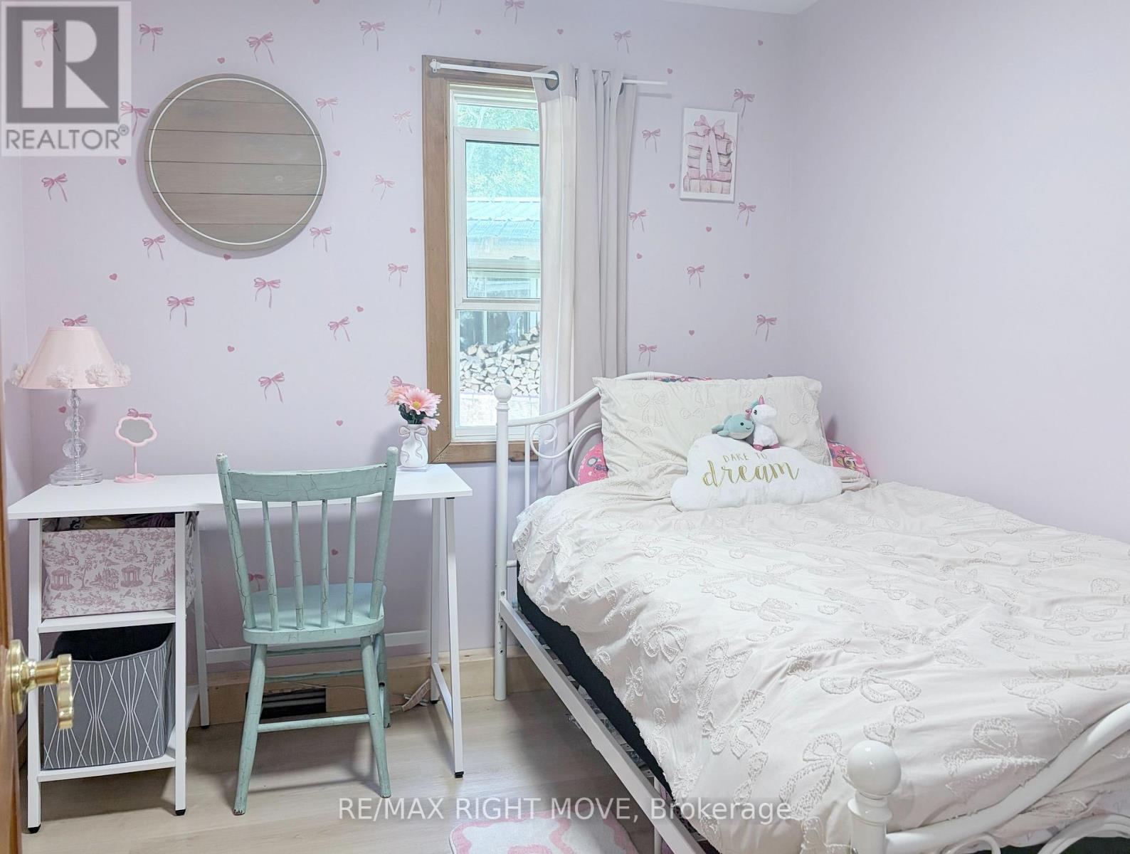 1062 4 Seasons Road, Gravenhurst, Ontario  P0E 1N0 - Photo 14 - X13709086