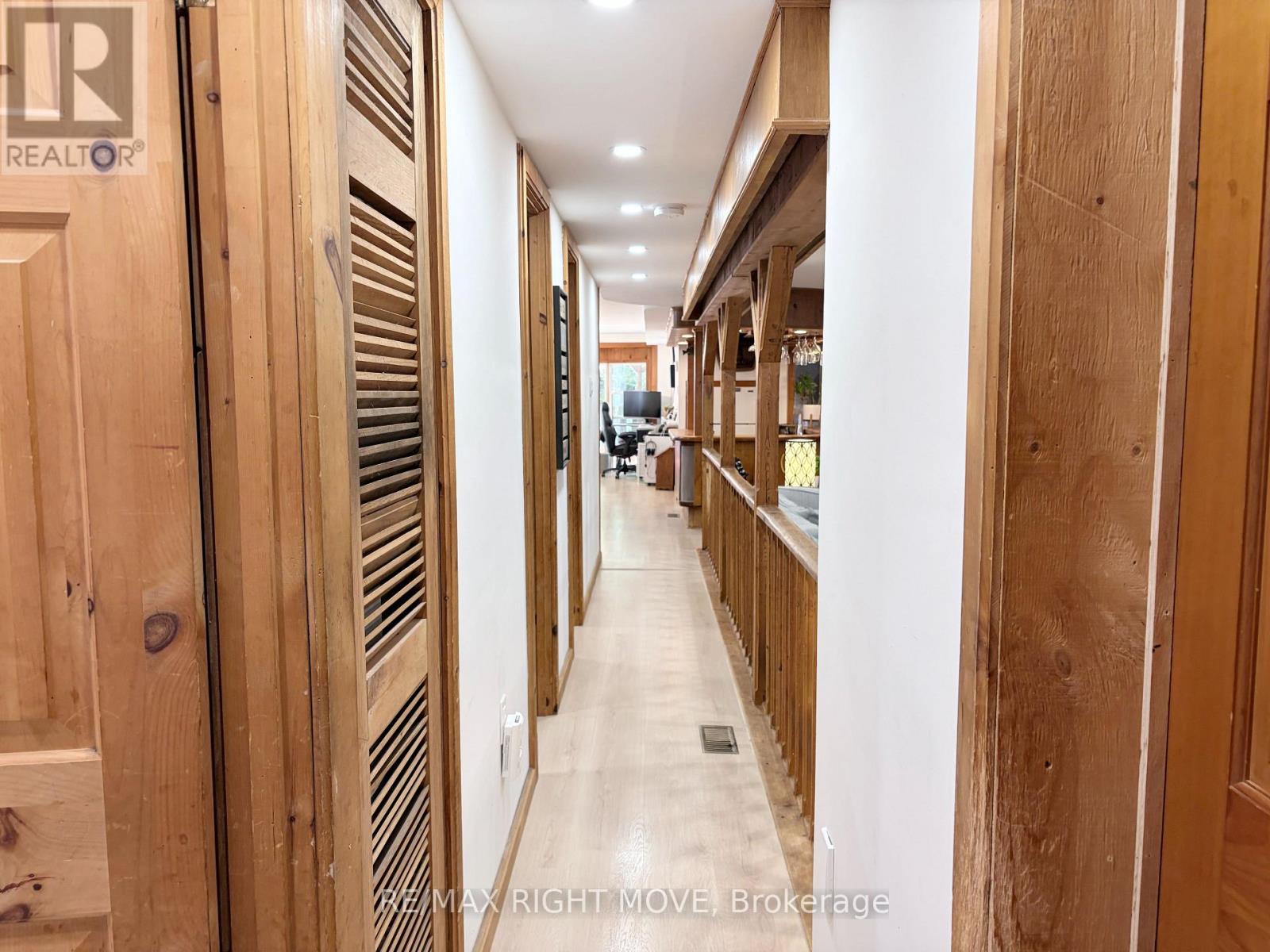 1062 4 Seasons Road, Gravenhurst, Ontario  P0E 1N0 - Photo 22 - X13709086