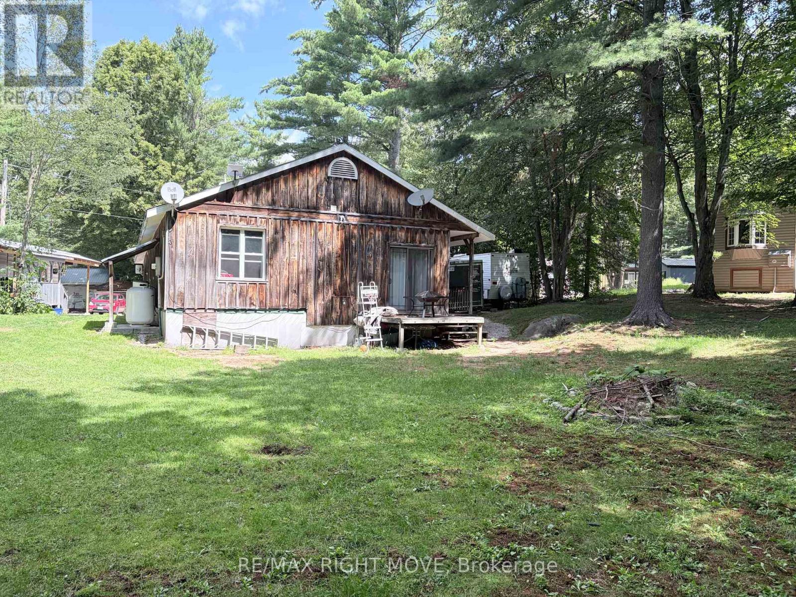 1062 4 Seasons Road, Gravenhurst, Ontario  P0E 1N0 - Photo 24 - X13709086