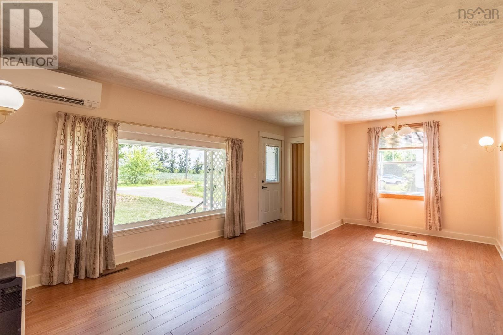1549 Victoria Road, Dempseys Corner, Nova Scotia  B0P 1C0 - Photo 2 - 202621401