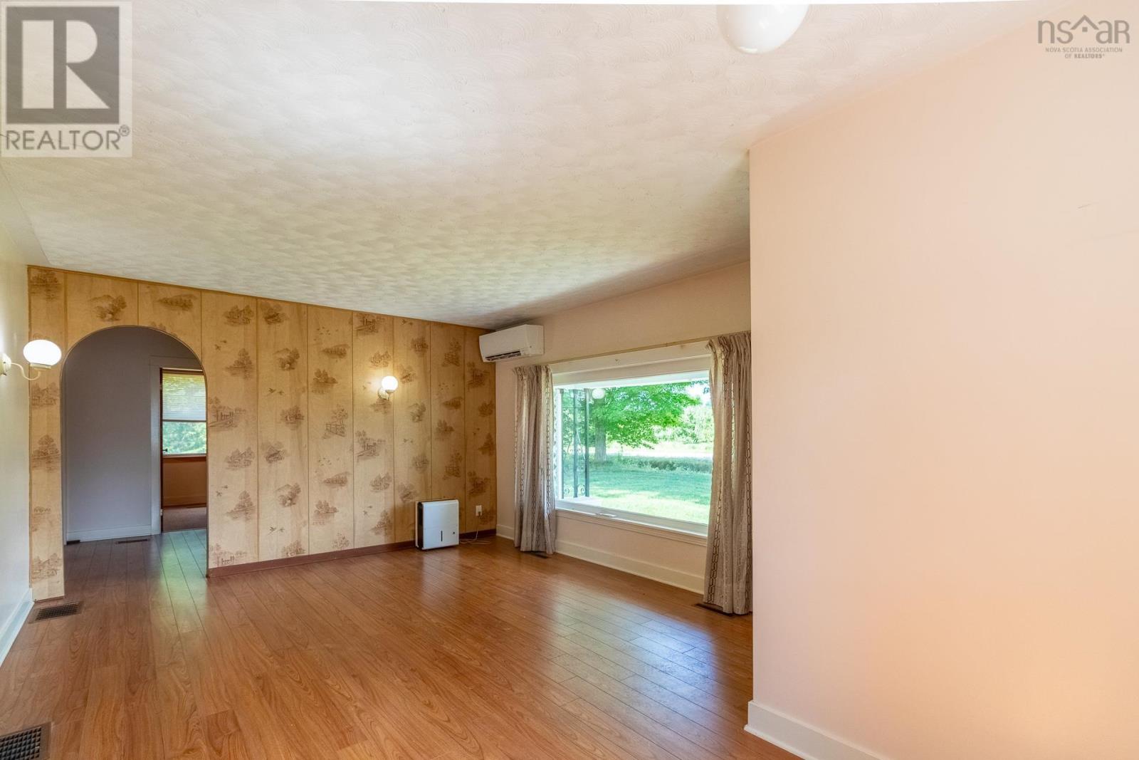 1549 Victoria Road, Dempseys Corner, Nova Scotia  B0P 1C0 - Photo 3 - 202621401