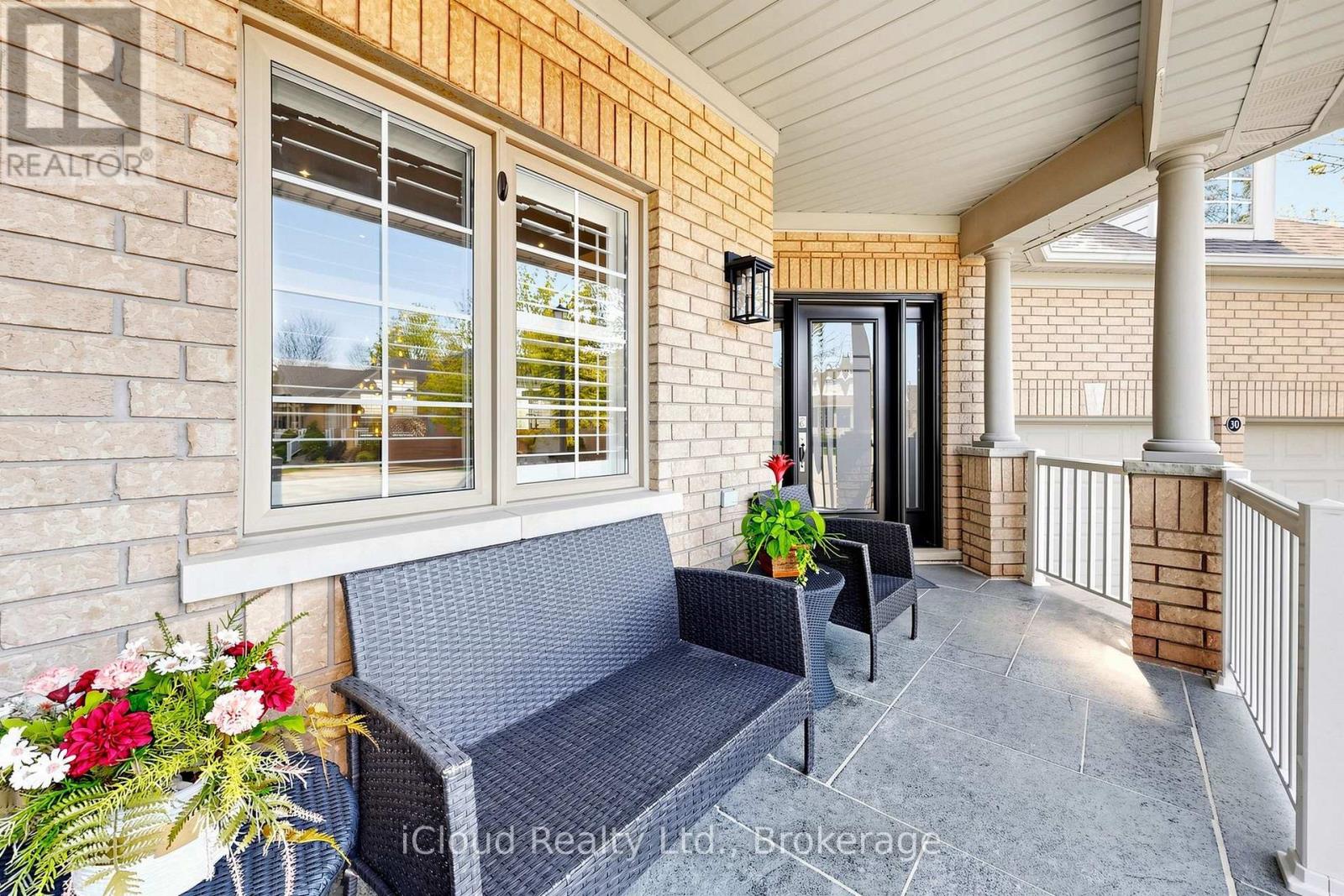 30 Orchard Park Gate, Brampton, Ontario  L6R 1W5 - Photo 3 - W13582916