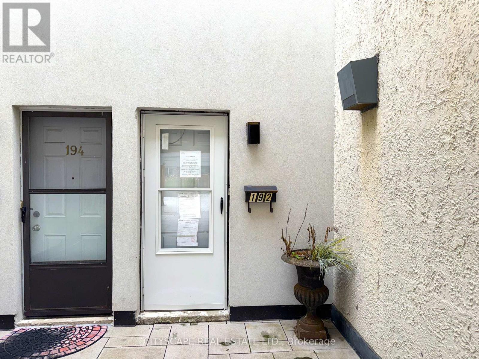 192 - 1055 Dundas Street E, Mississauga, Ontario  L4Y 3X6 - Photo 2 - W13707090