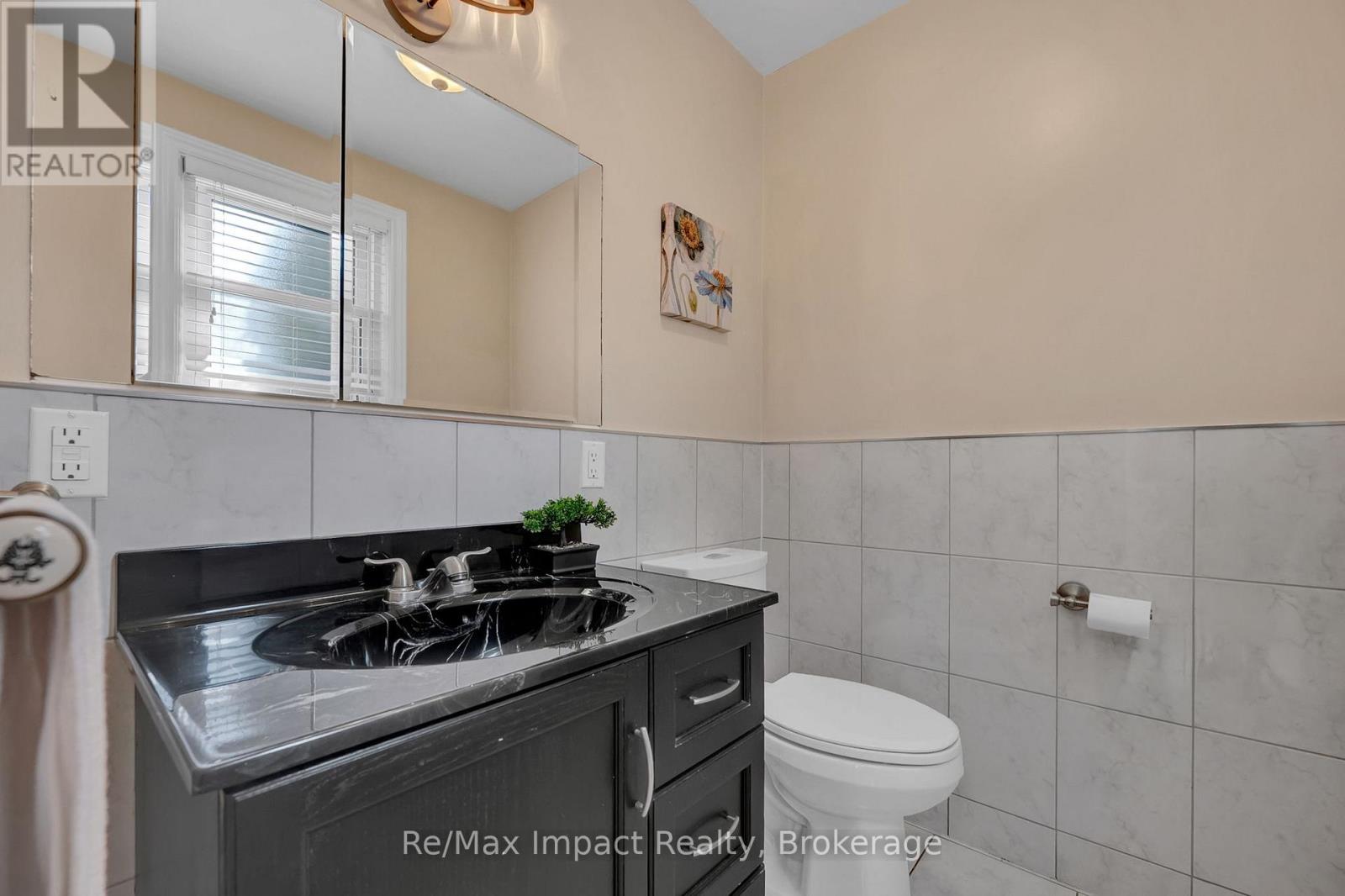702 Westdale Court, Oshawa, Ontario  L1J 5B5 - Photo 16 - E13709178