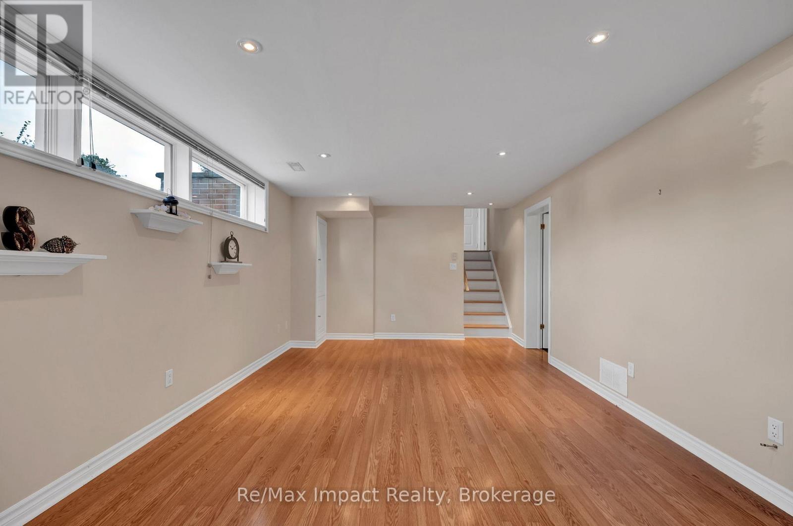 702 Westdale Court, Oshawa, Ontario  L1J 5B5 - Photo 25 - E13709178