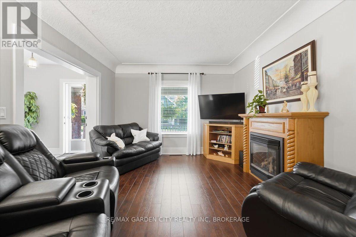 38 Fitch Street, Welland, Ontario  L3C 4V2 - Photo 10 - X13709126