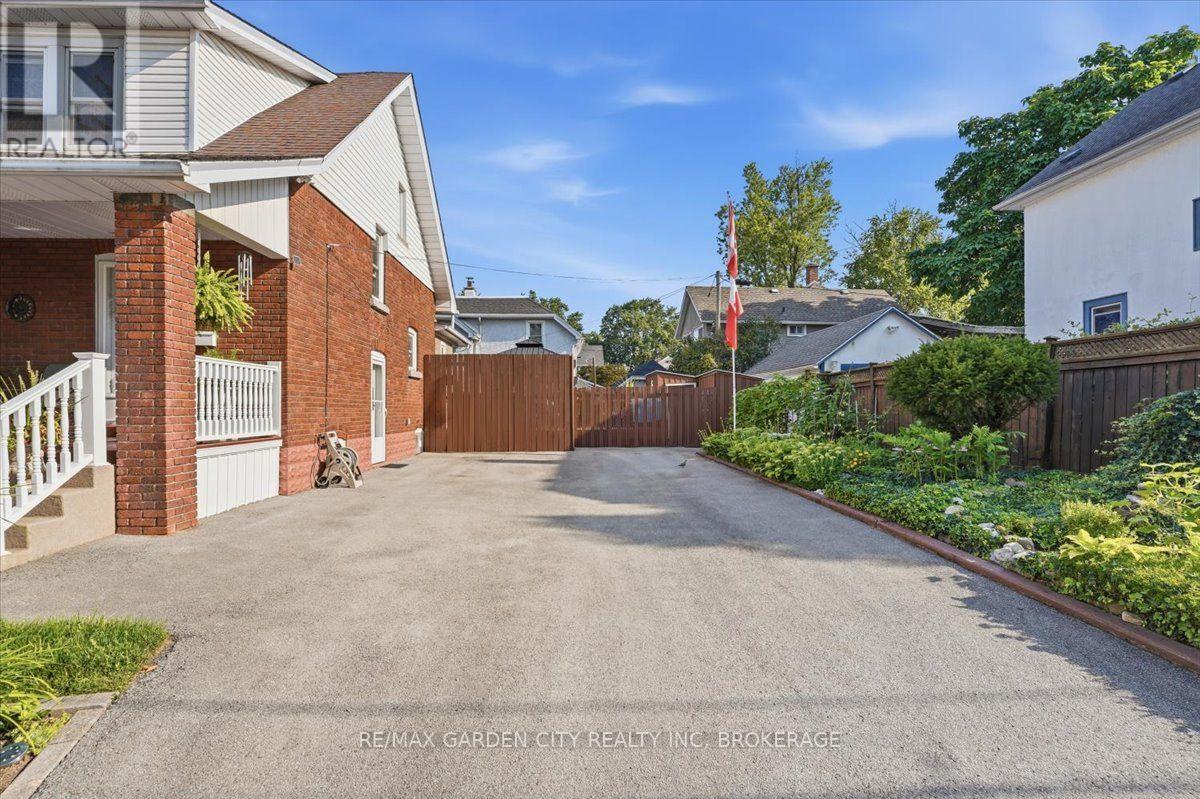 38 Fitch Street, Welland, Ontario  L3C 4V2 - Photo 3 - X13709126