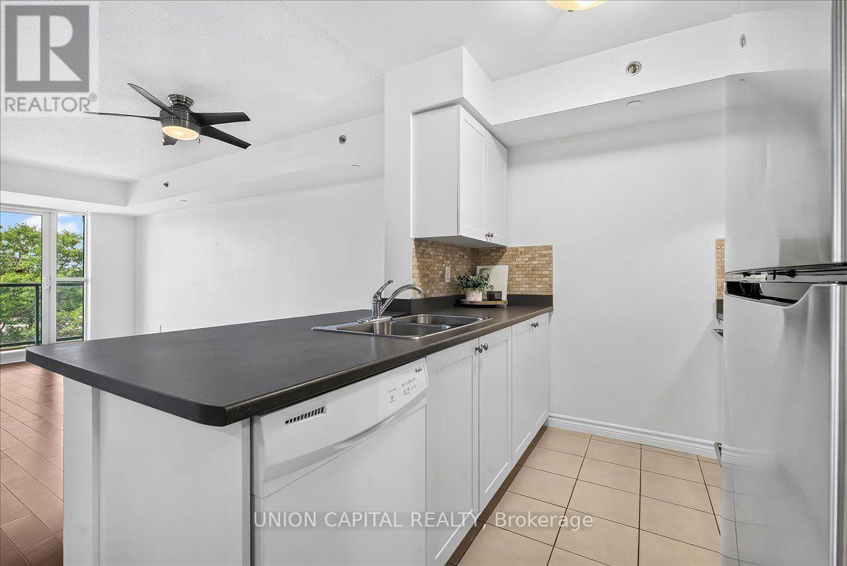 602 - 35 Saranac Boulevard, Toronto, Ontario  M6A 2G4 - Photo 10 - C13709152