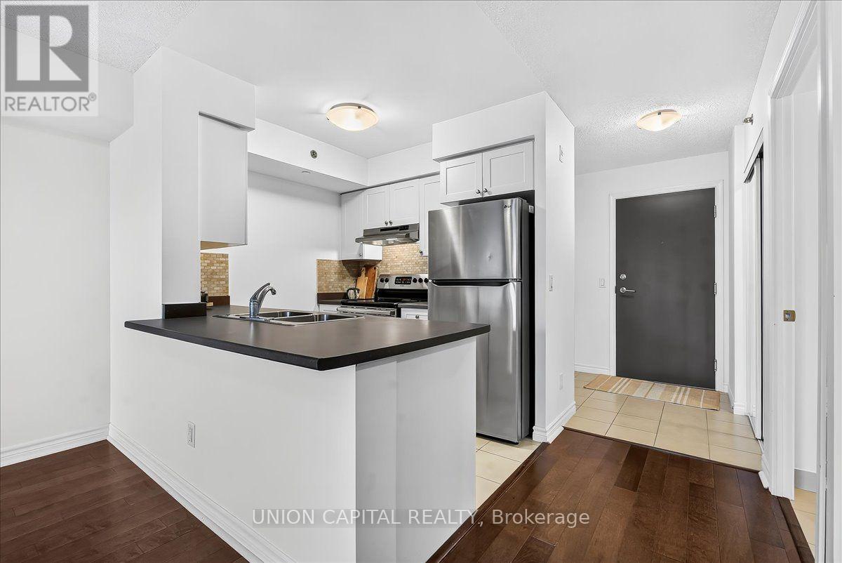602 - 35 Saranac Boulevard, Toronto, Ontario  M6A 2G4 - Photo 7 - C13709152