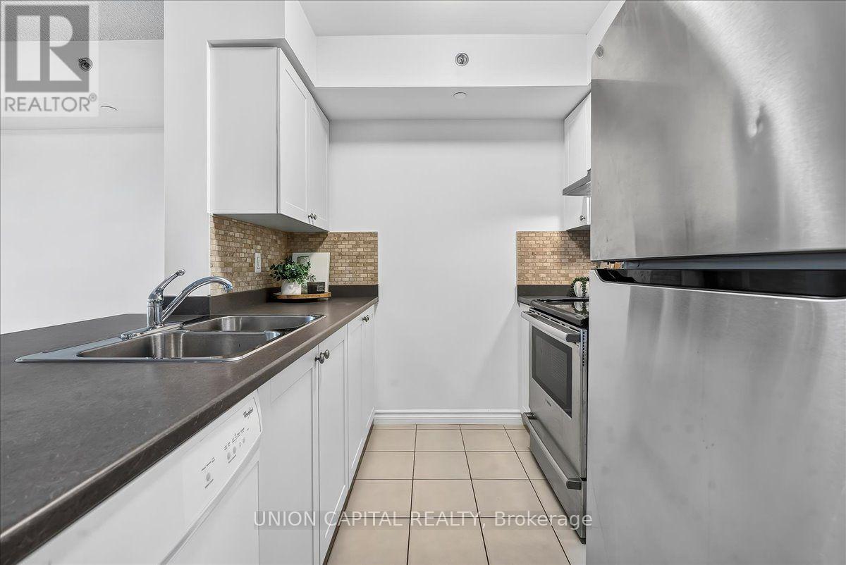 602 - 35 Saranac Boulevard, Toronto, Ontario  M6A 2G4 - Photo 9 - C13709152