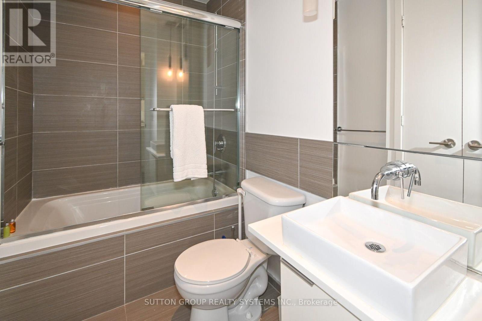 1408 - 8 Charlotte Street, Toronto, Ontario  M5V 0K4 - Photo 4 - C13709170