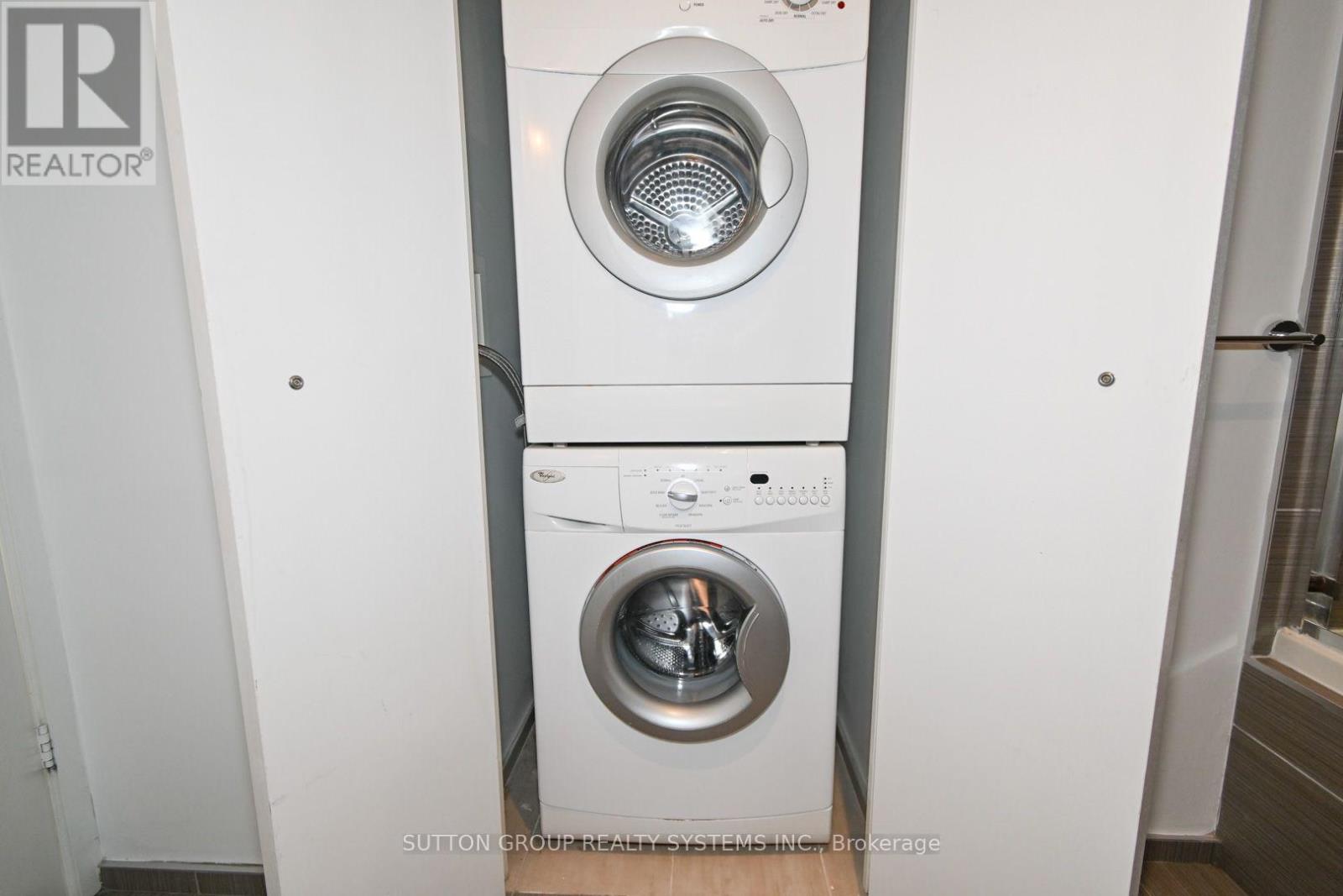 1408 - 8 Charlotte Street, Toronto, Ontario  M5V 0K4 - Photo 9 - C13709170