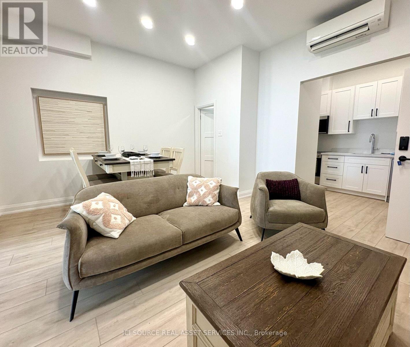 1 - 754 QUEEN STREET E, Toronto, Ontario