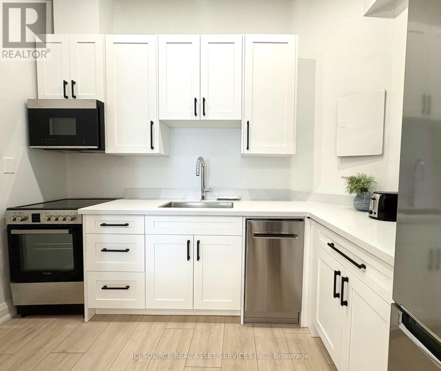 1 - 754 Queen Street E, Toronto, Ontario  M4M 1H4 - Photo 21 - E13709130