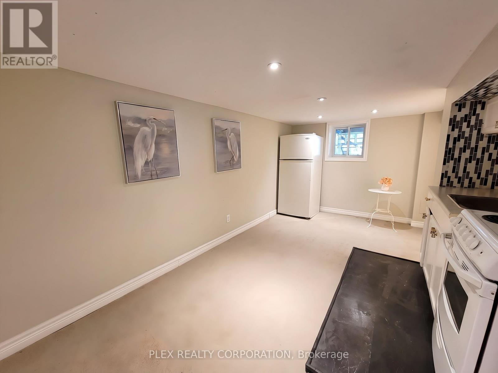 357 Victoria Park Avenue, Toronto, Ontario  M4E 3S9 - Photo 12 - E13709138