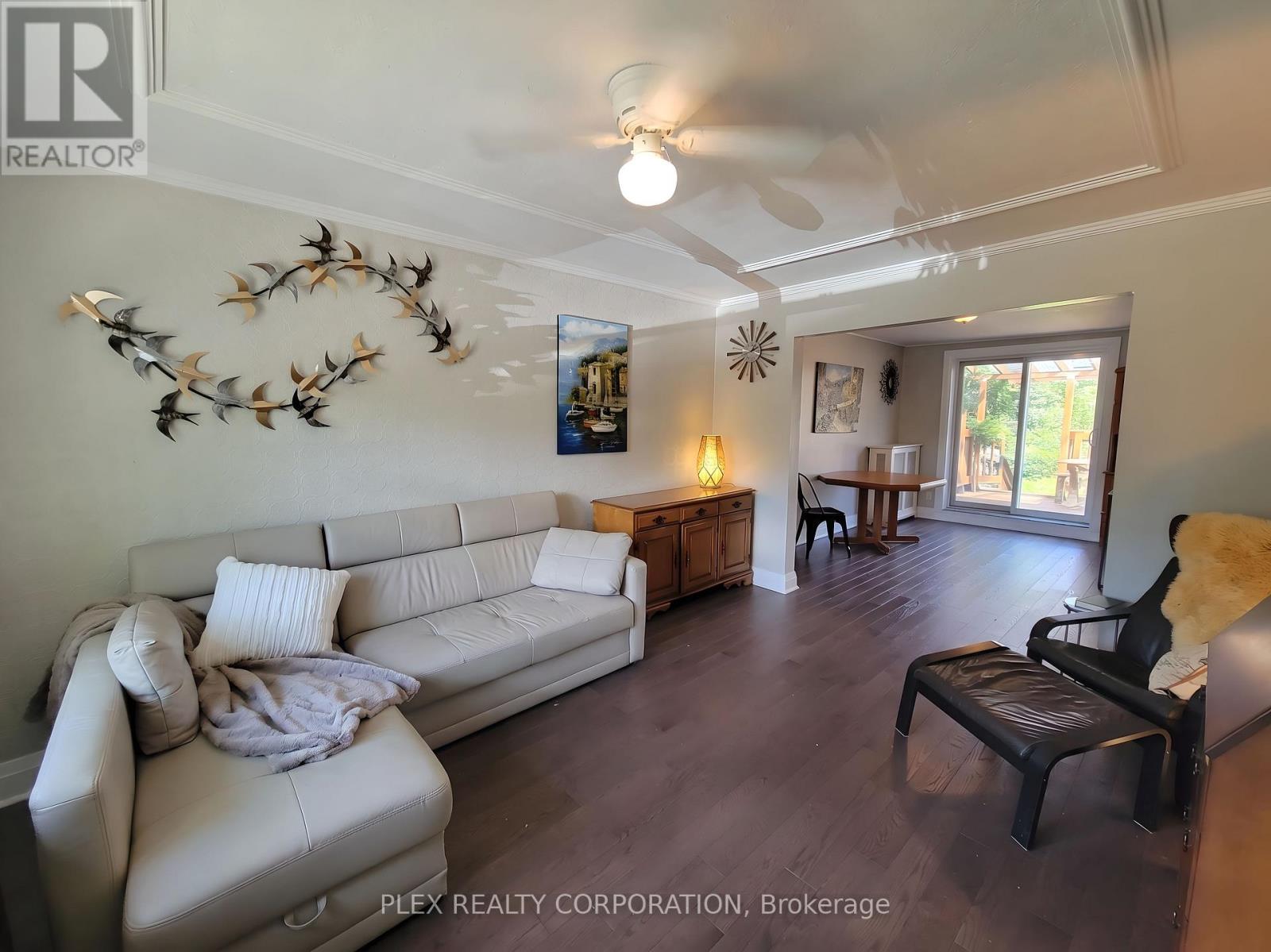 357 Victoria Park Avenue, Toronto, Ontario  M4E 3S9 - Photo 2 - E13709138