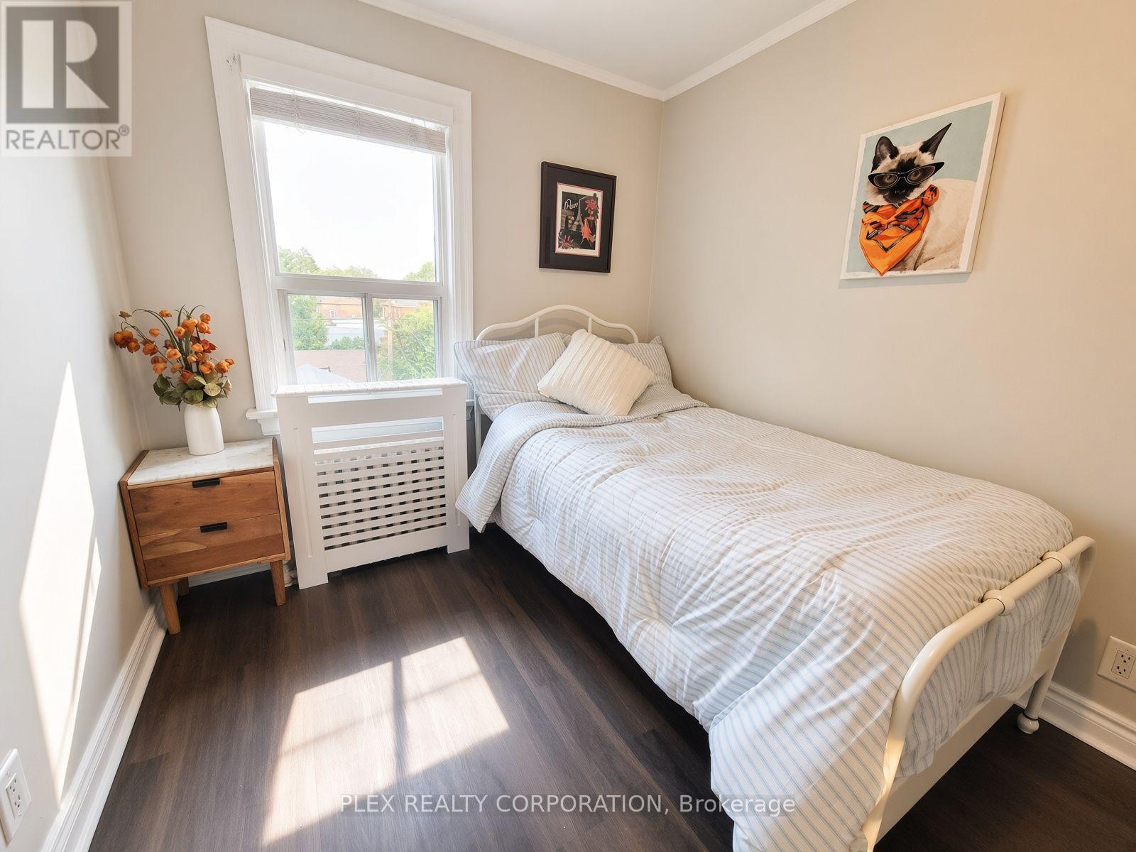 357 Victoria Park Avenue, Toronto, Ontario  M4E 3S9 - Photo 7 - E13709138