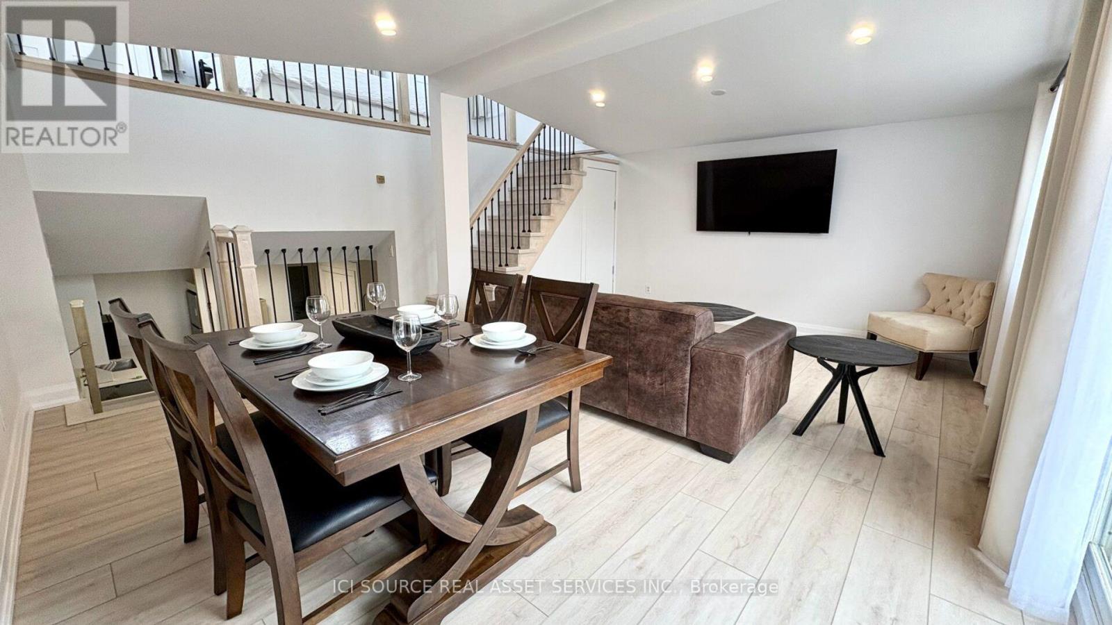 2 - 754 Queen Street E, Toronto, Ontario  M4M 1H4 - Photo 2 - E13709142