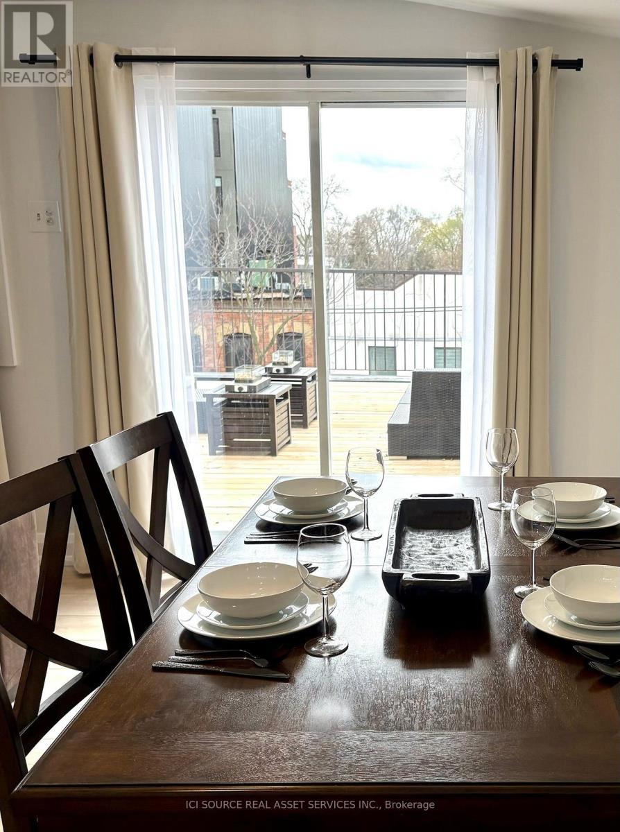 2 - 754 Queen Street E, Toronto, Ontario  M4M 1H4 - Photo 3 - E13709142