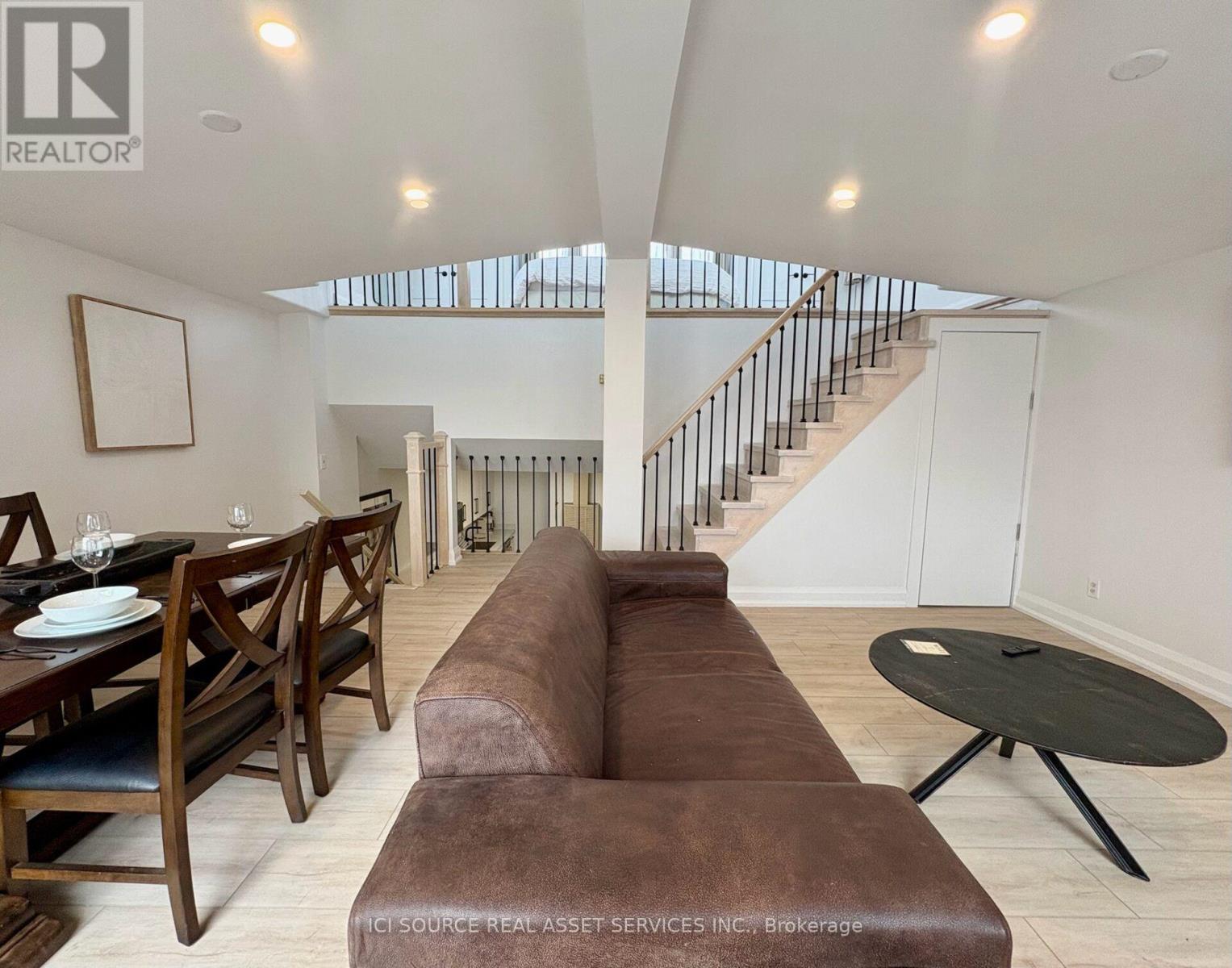 2 - 754 Queen Street E, Toronto, Ontario  M4M 1H4 - Photo 5 - E13709142