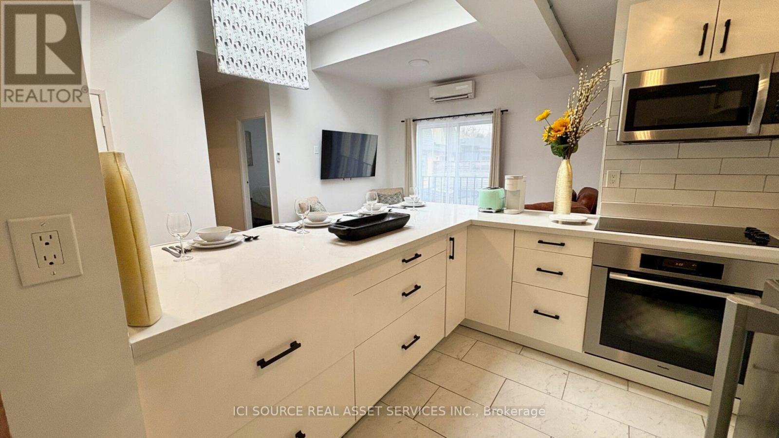 4 - 754 Queen Street E, Toronto, Ontario  M4M 1H4 - Photo 16 - E13709154