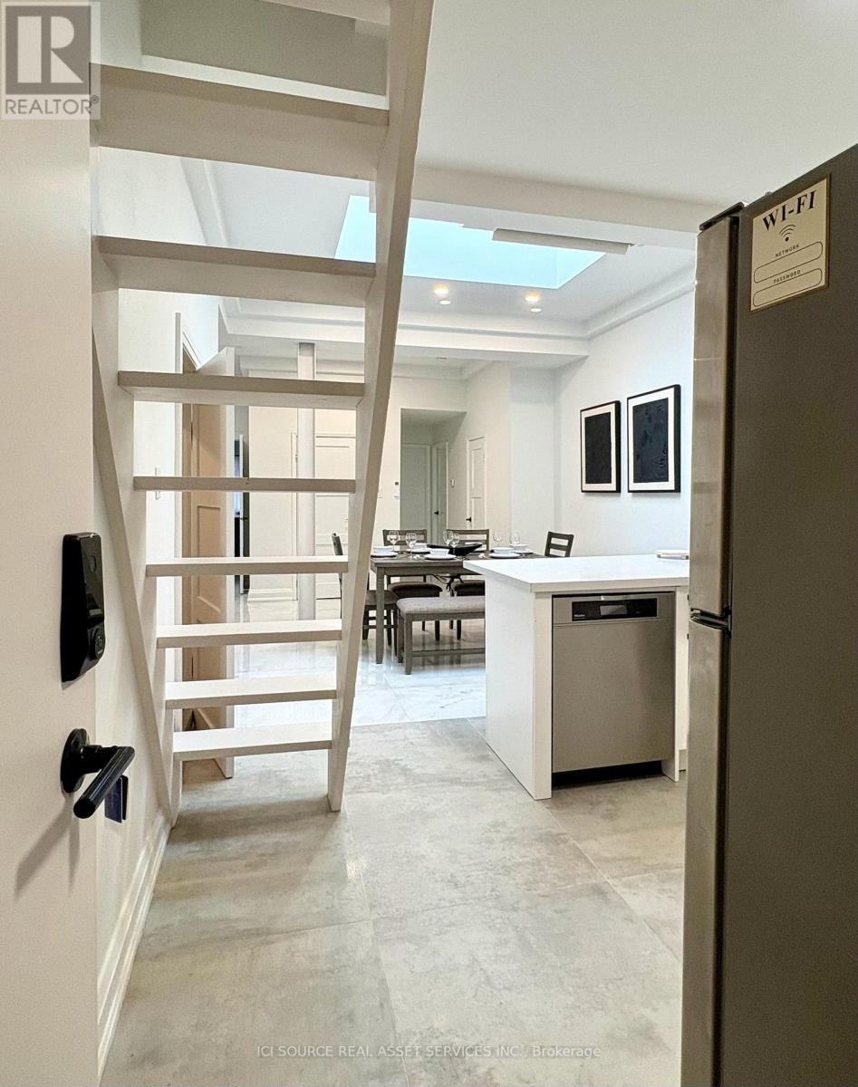 3 - 754 Queen Street E, Toronto, Ontario  M4M 1H4 - Photo 3 - E13709174