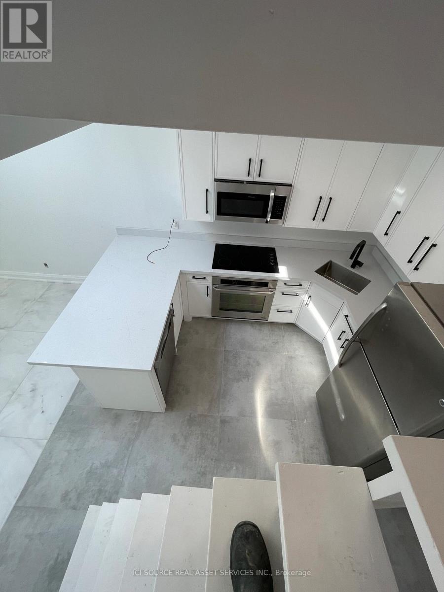 3 - 754 Queen Street E, Toronto, Ontario  M4M 1H4 - Photo 5 - E13709174