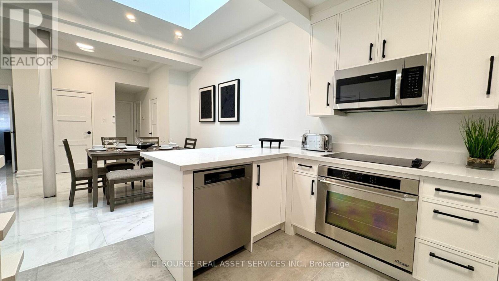 3 - 754 Queen Street E, Toronto, Ontario  M4M 1H4 - Photo 6 - E13709174