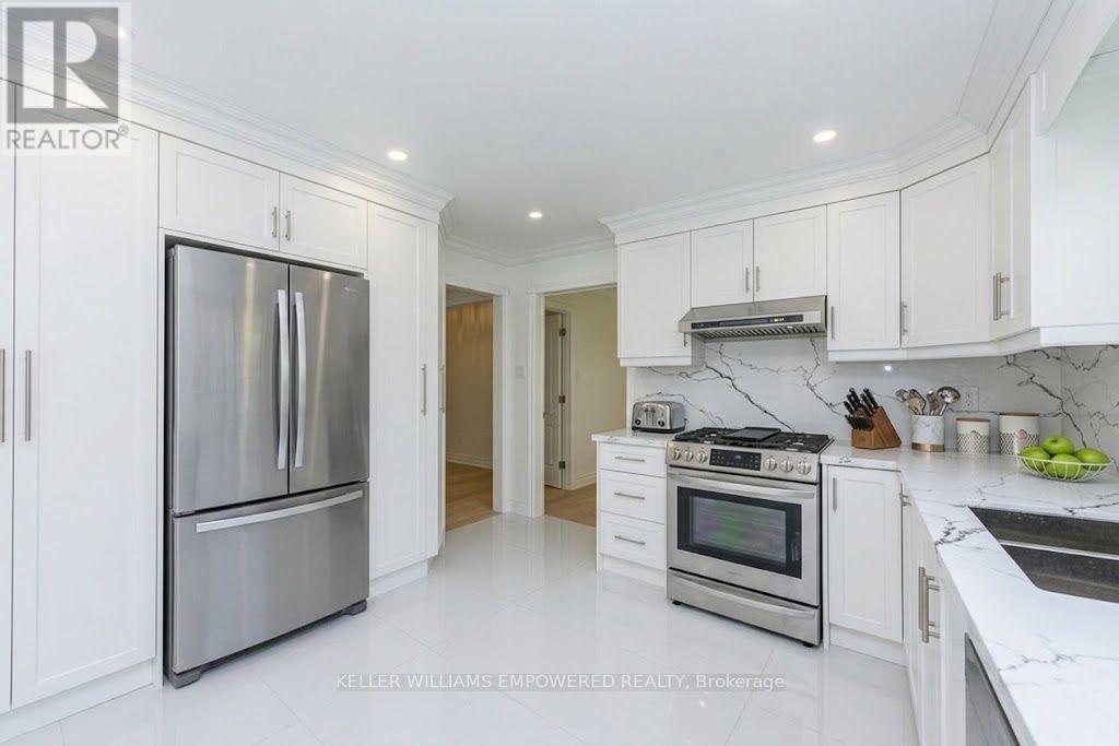 24 Marconi Avenue, Vaughan, Ontario  L4L 7A5 - Photo 13 - N13709158