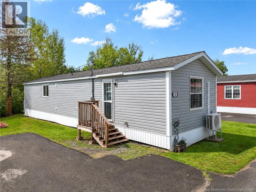 28 Douglas Crescent, New Maryland, New Brunswick  E3C 1Y8 - Photo 2 - NB146595