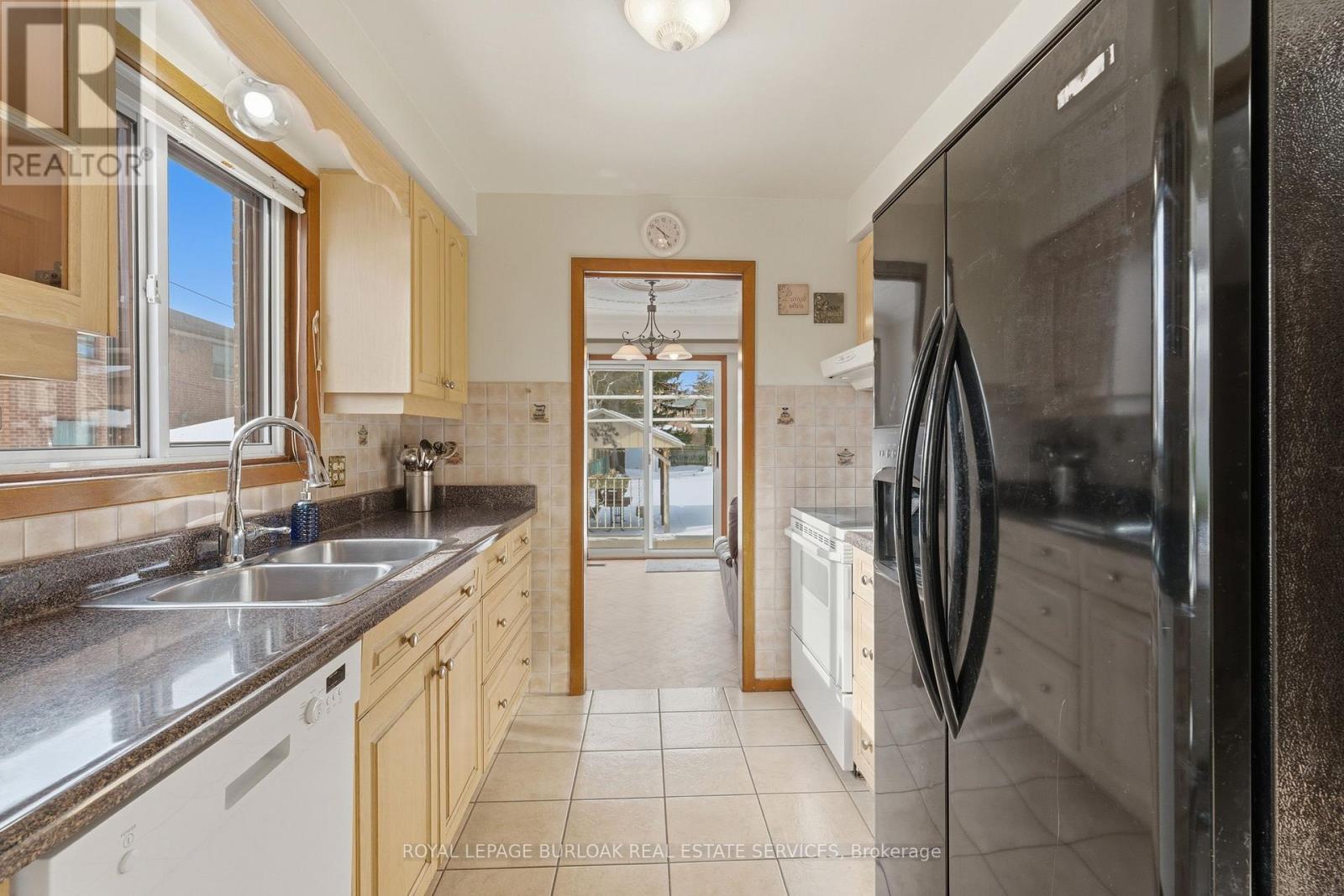 44 Browns Line, Toronto, Ontario  M8W 3S9 - Photo 11 - W13709116