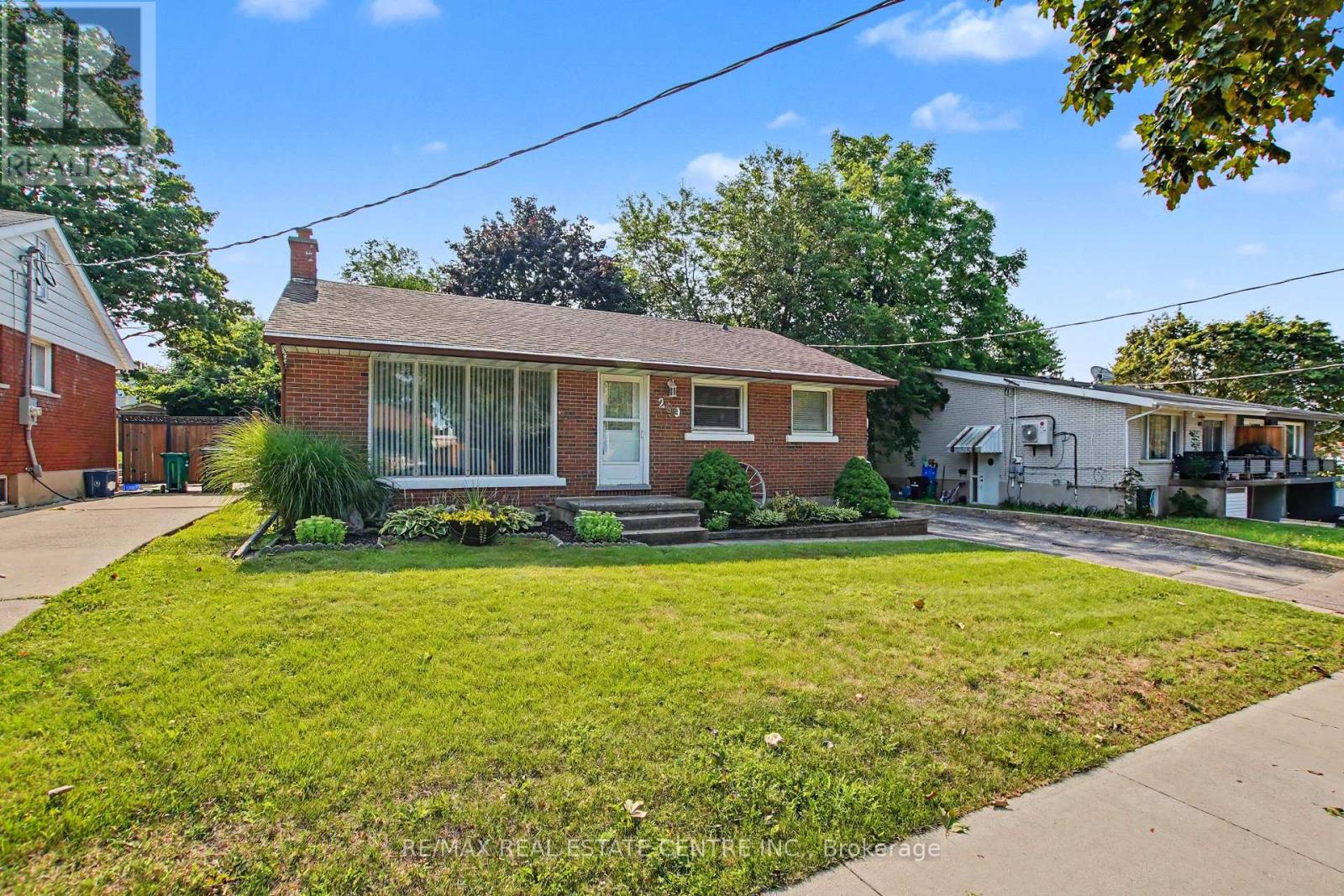 209 Franklin Street S, Kitchener, Ontario  N2C 1R8 - Photo 3 - X13709140