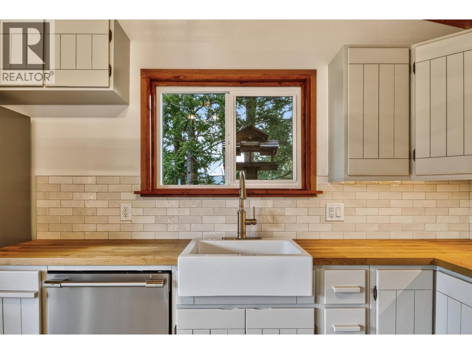 7263 Summit Road, Canim Lake, British Columbia  V0K 1J0 - Photo 11 - R3158500