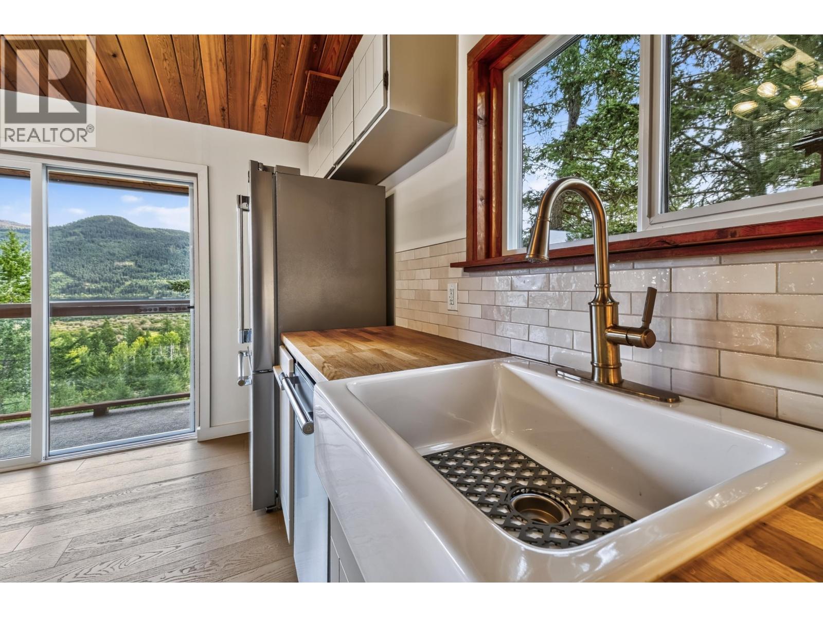 7263 Summit Road, Canim Lake, British Columbia  V0K 1J0 - Photo 12 - R3158500