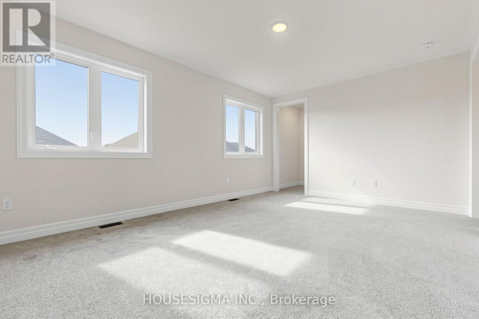 10 Max Bulmer Court, Georgina, Ontario  L3X 3J9 - Photo 7 - N13703694
