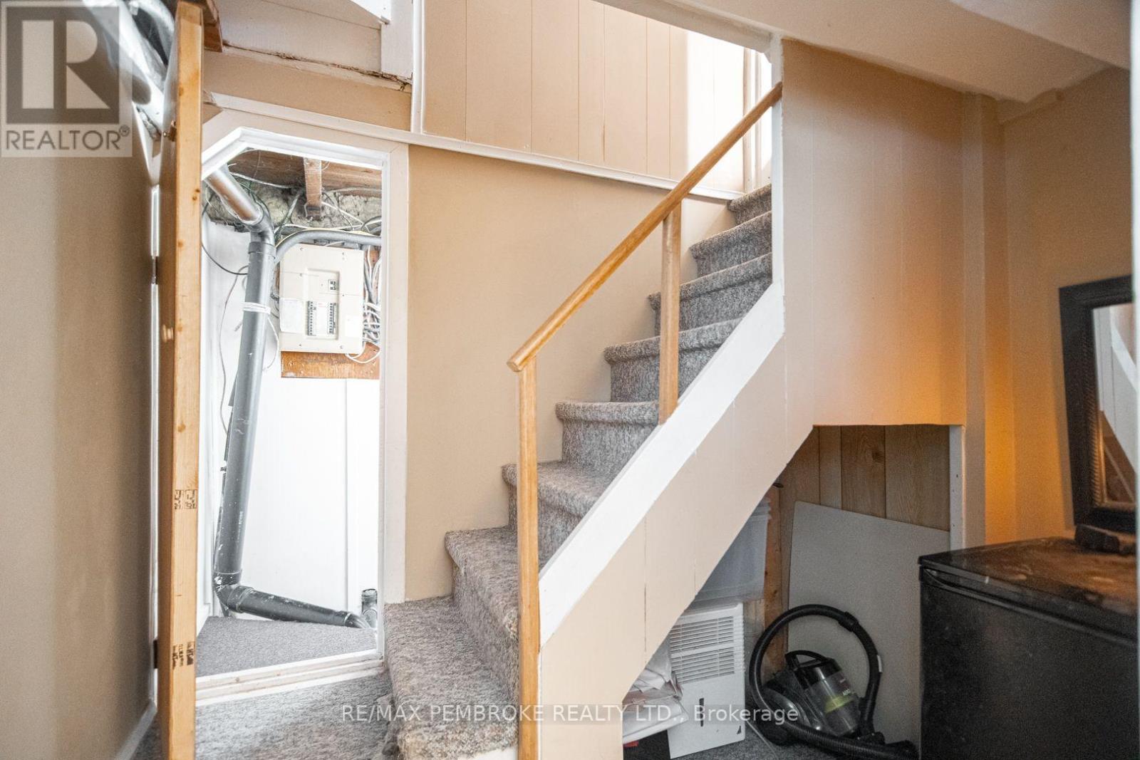561 Hamilton Street W, Laurentian Valley, Ontario  K8A 6N9 - Photo 13 - X13709200