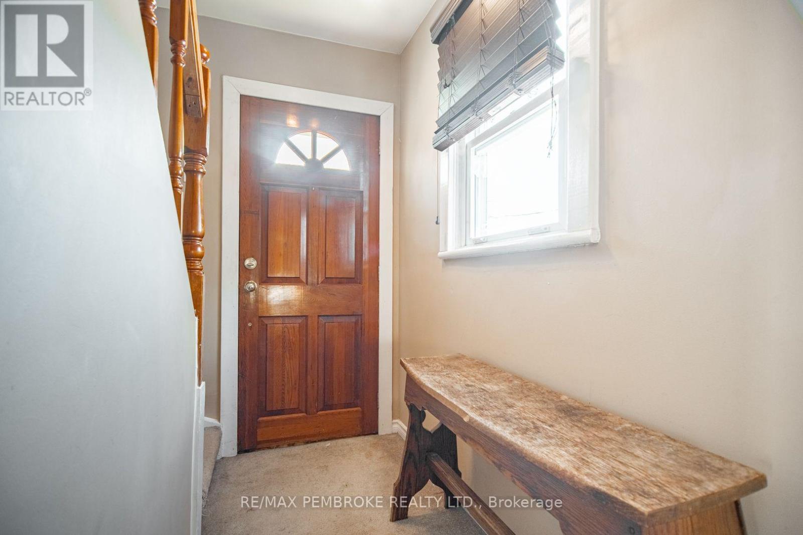 561 Hamilton Street W, Laurentian Valley, Ontario  K8A 6N9 - Photo 2 - X13709200
