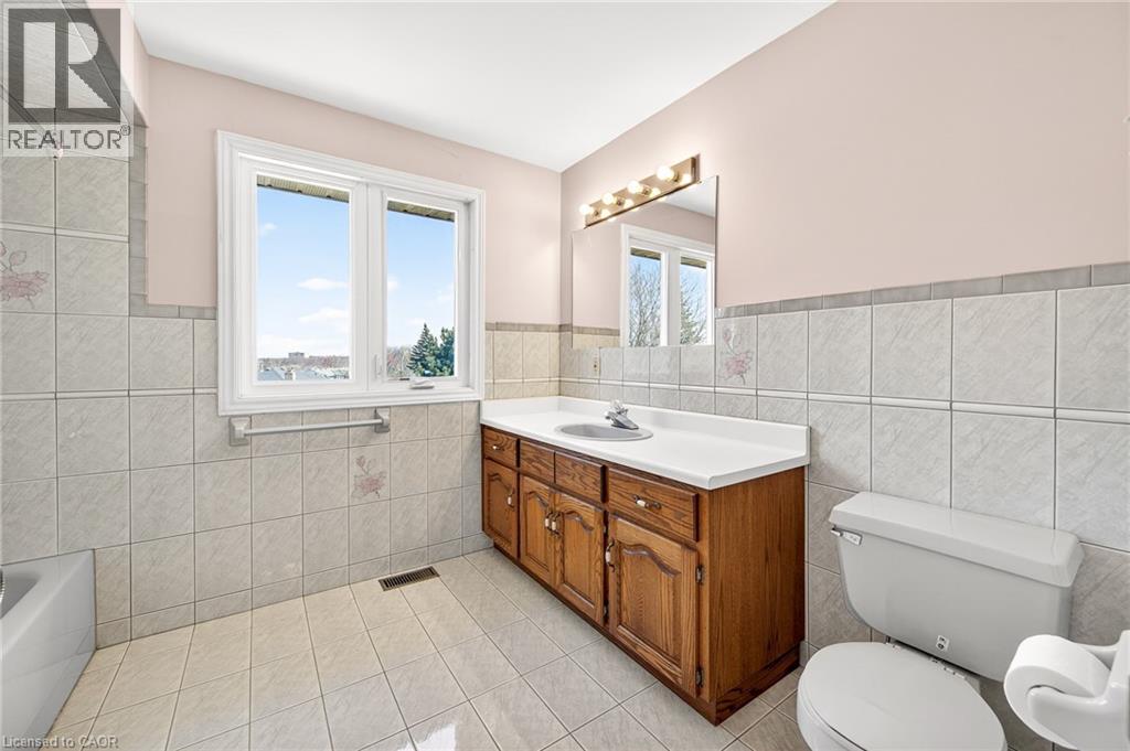 27 Trieste Place, Hamilton, Ontario  L9B 2C3 - Photo 28 - 40820230