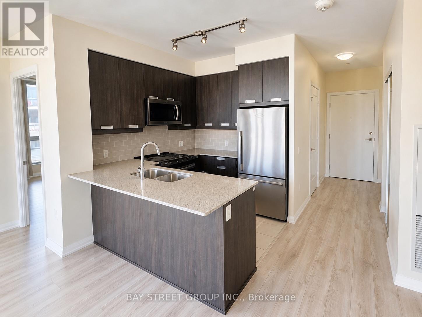302 - 65 Watergarden Drive, Mississauga, Ontario  L5R 1B2 - Photo 4 - W13709198
