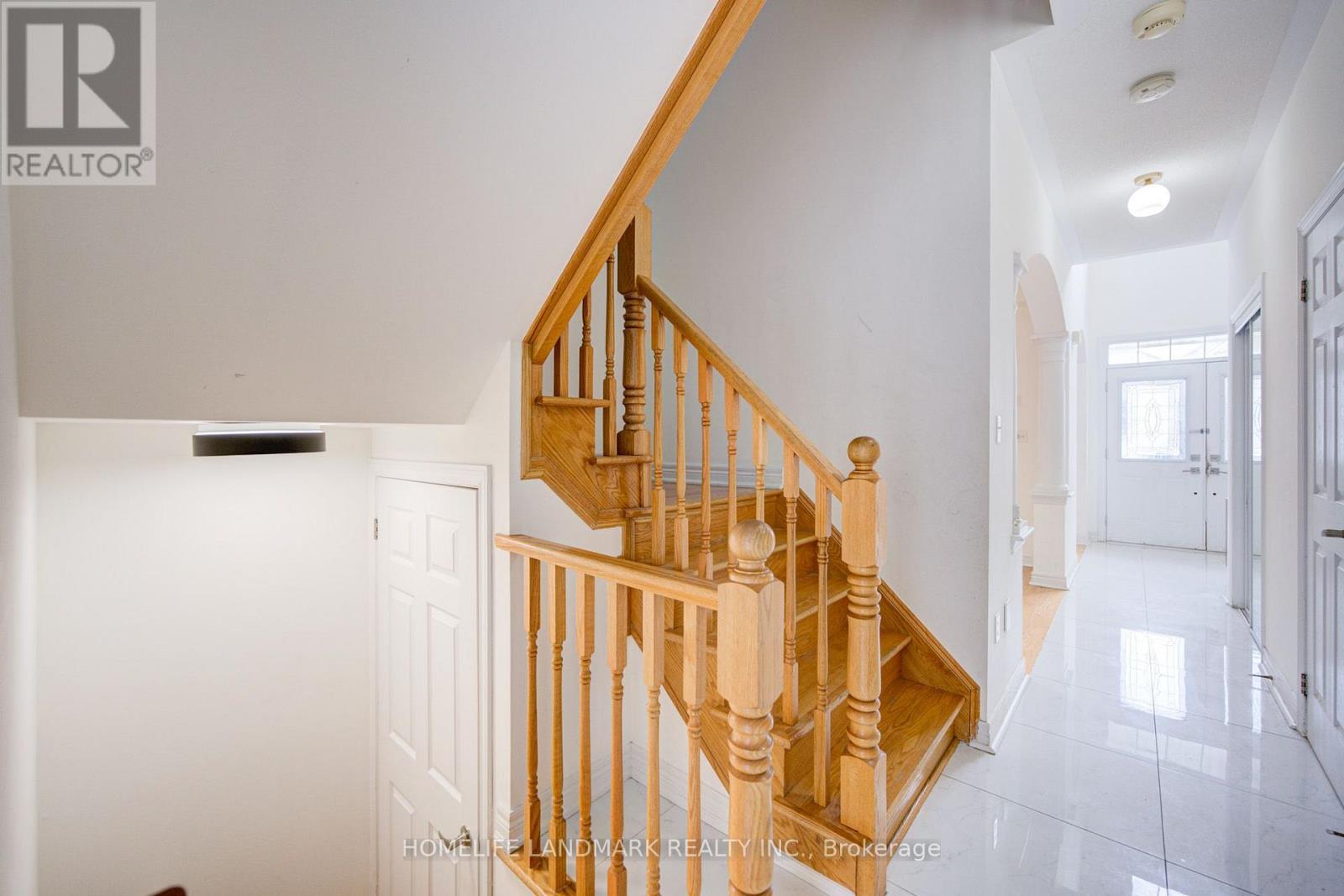 16 Barnstone Drive, Markham, Ontario L6E 2B3 - Photo 16 - N13680534