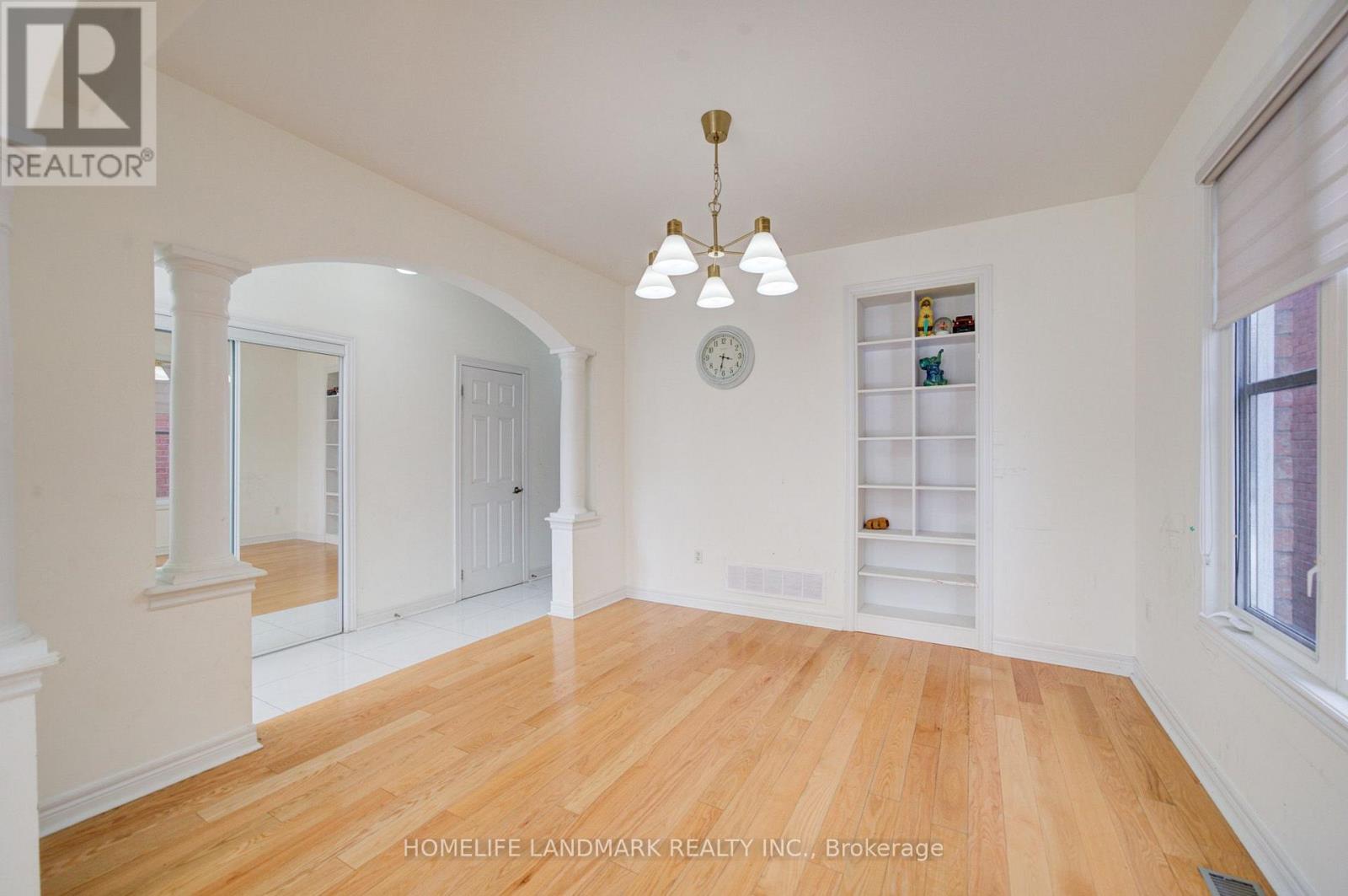16 Barnstone Drive, Markham, Ontario L6E 2B3 - Photo 5 - N13680534