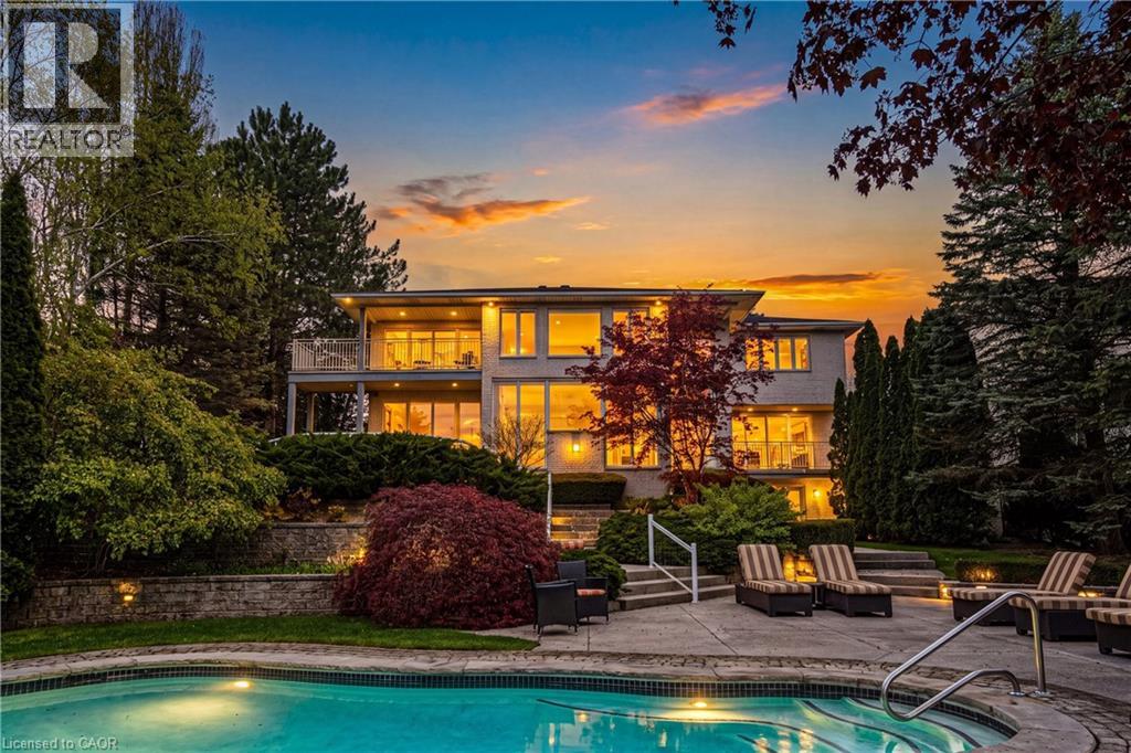 2 ANSLOW Court, Dundas, Ontario