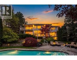 2 ANSLOW Court, Dundas, Ontario