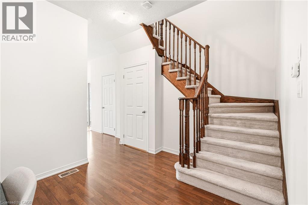 215 Nisbet Boulevard, Waterdown, Ontario L0R 2H9 - Photo 7 - 40849035