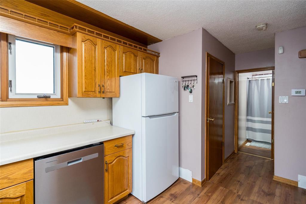 1613 Ross Avenue, Winnipeg, Manitoba  R3E 1E4 - Photo 12 - 202621297