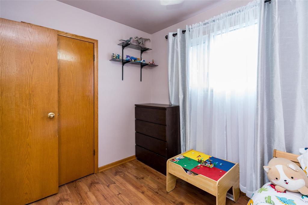 1613 Ross Avenue, Winnipeg, Manitoba  R3E 1E4 - Photo 16 - 202621297