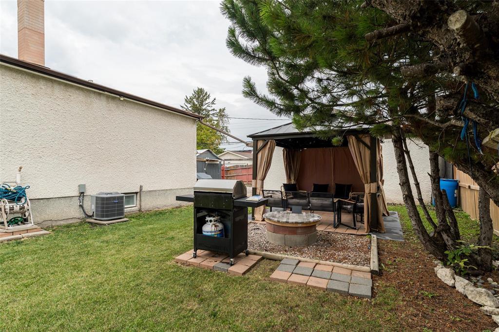 1613 Ross Avenue, Winnipeg, Manitoba  R3E 1E4 - Photo 29 - 202621297