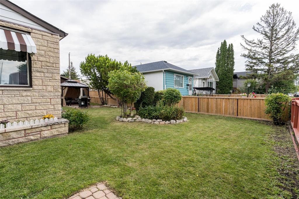 1613 Ross Avenue, Winnipeg, Manitoba  R3E 1E4 - Photo 34 - 202621297