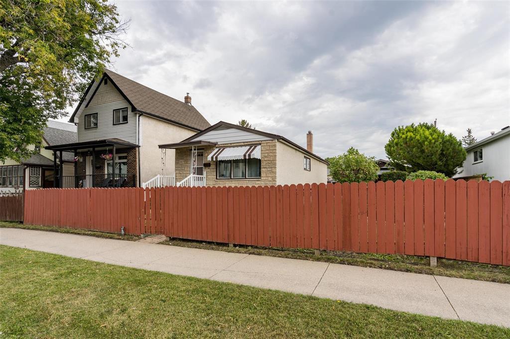 1613 Ross Avenue, Winnipeg, Manitoba  R3E 1E4 - Photo 35 - 202621297